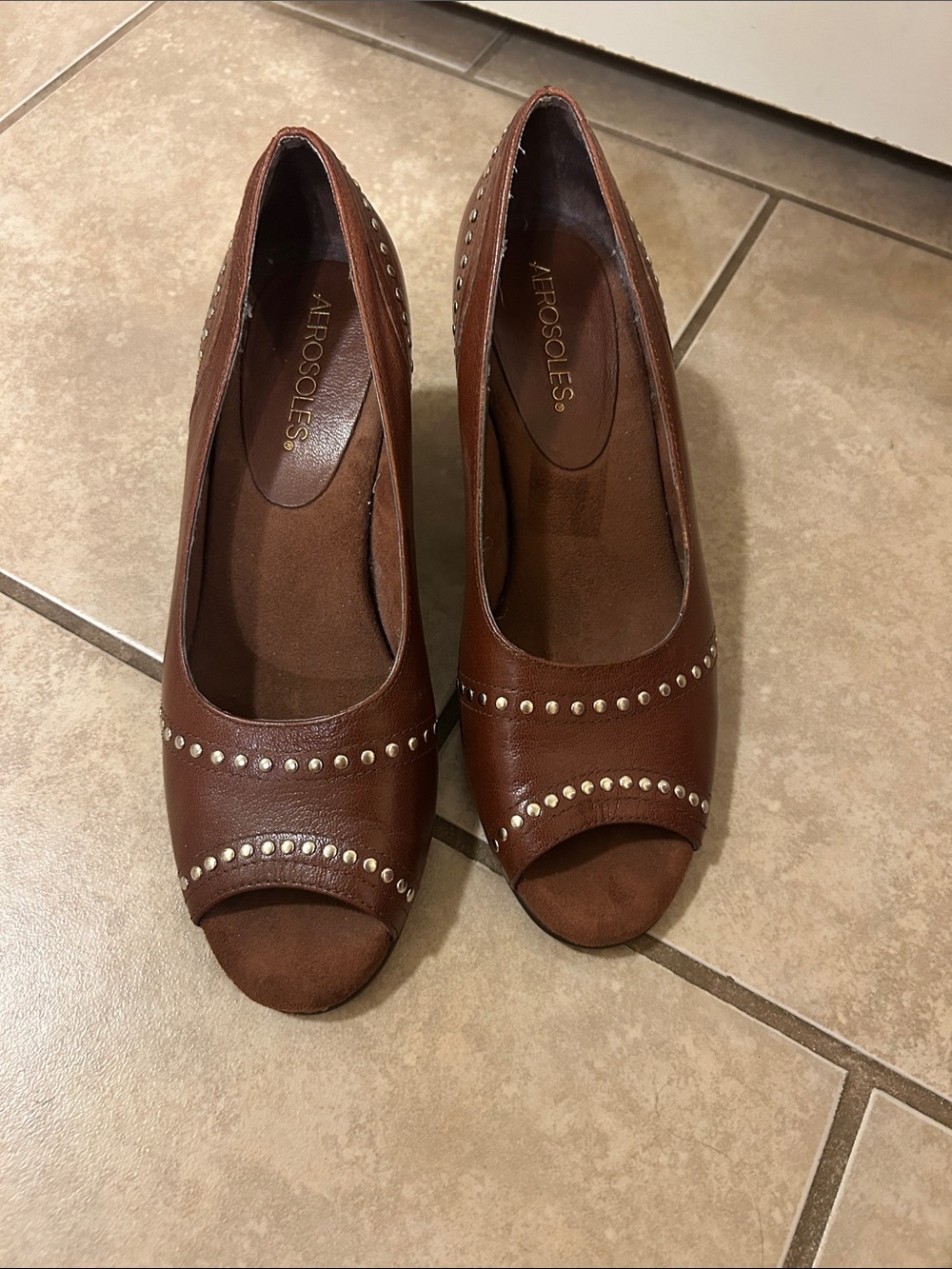 AEROSOLES Brown Studded Peep-Toe Heels